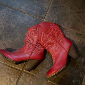 Red cowgirl boots - minor scuff